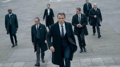 Poster episodio La diplomática 3x5