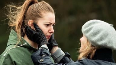 Poster episodio Smother 1x2