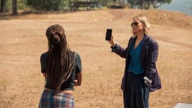 Poster episodio The Iris Affair 1x6