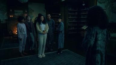 Poster episodio El club de la medianoche 1x9