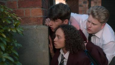 Poster episodio No hables con extraños 1x2