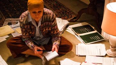 Poster episodio MotherFatherSon 1x4