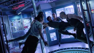 Poster episodio Lejos 1x4