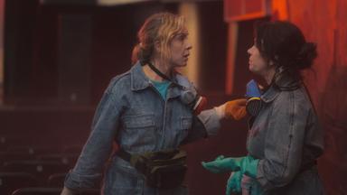 Poster episodio El tiempo de las moscas 1x4