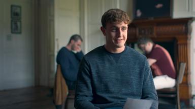 Poster episodio Gente Normal 1x4