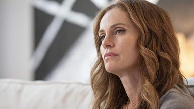 Poster episodio Tell Me Your Secrets 1x2