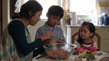 Poster episodio Little America 1x6