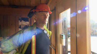 Poster episodio ¡Fuera abajo! 1x4