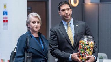 Poster episodio Intelligence 1x1